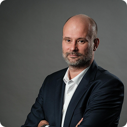 mr Danilo Papović